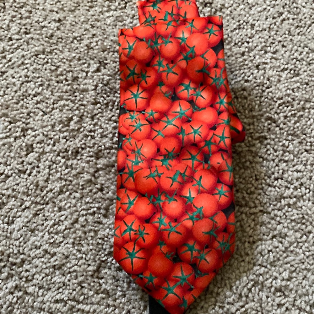 Tomato printed necktie